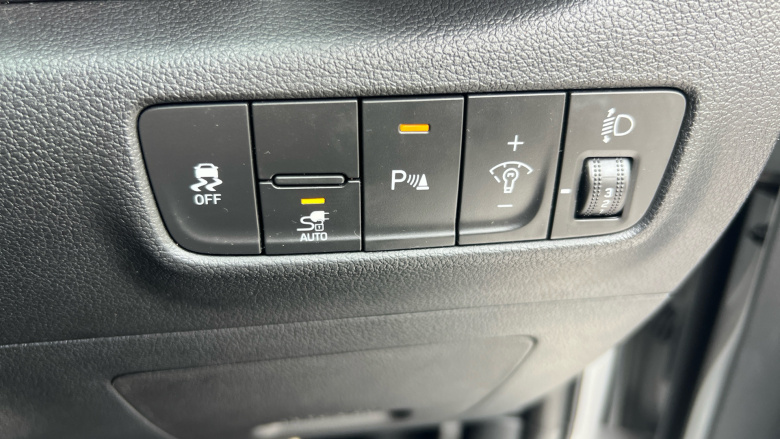 Hyundai KONA 100kW Premium 39kWh 5dr Auto Electric Hatchback